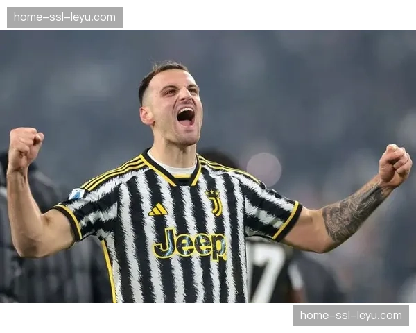 朗斯1-0小胜南特，全场唯一进球来自后场断球后的闪电突击