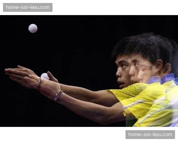 人物聚焦:重伤复出后首球,埃文·弗格森在社区球场落泪 人物聚焦:重伤复出后首球,埃文·弗格森在社区球场落泪