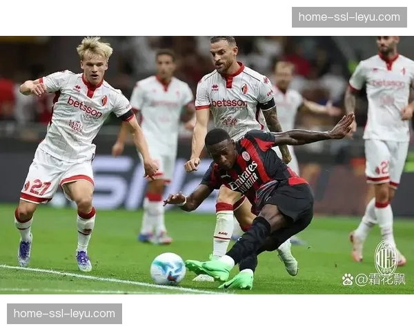 圣西罗球场响起阵阵嘘声，米兰球迷对球队表现不满